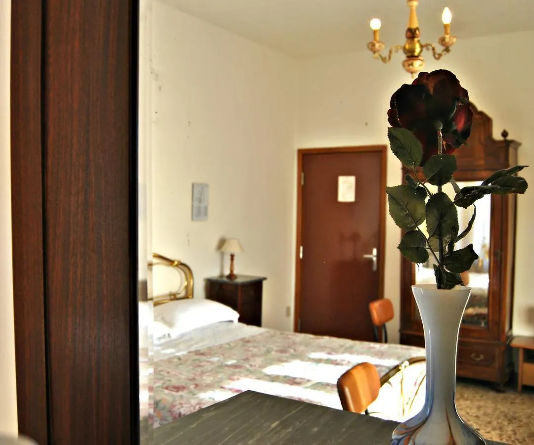 Hotel Chenno Subbiano 2*,  Italy